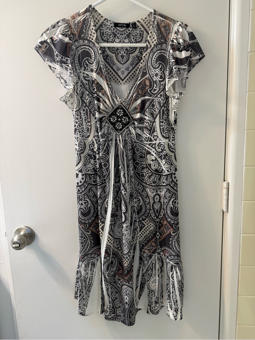 Apt. 9 Black and White Paisley V-Neck Dress with Embellished Waist